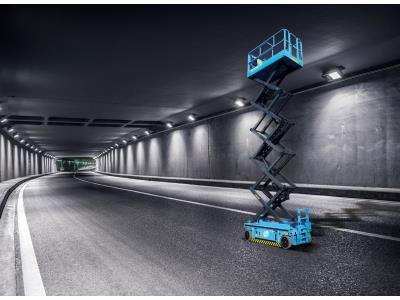 SCISSOR LIFT