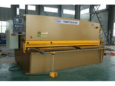 CNC shearing machine