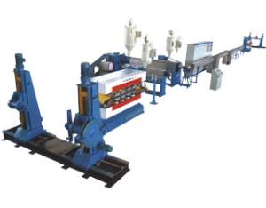 Plastic extruders for extruding PVC, PE or XLPE insulating layer onto wires and cables