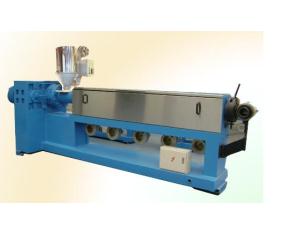 Plastic extruders for extruding PVC, PE or XLPE insulating layer onto wires and cables