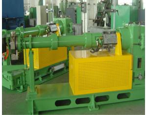 Seal compounding extruder