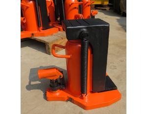 Hydraulic toe jack is a convenient tool