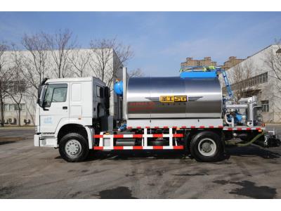 Roads New model Road Maintenance Asphalt Distributor Trucks