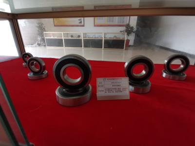 ball bearings , taper roller bearings 