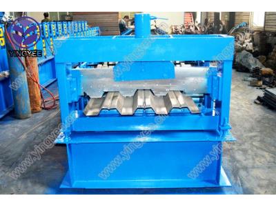 Floor deck roll forming machine