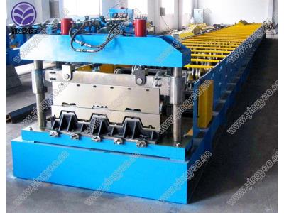 Floor deck roll forming machine