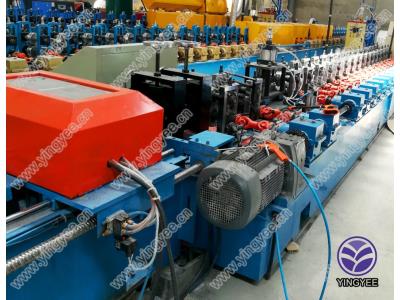 PU roller shutter door roll forming machine