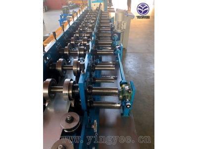 Automatic change width light keel roll forming machine