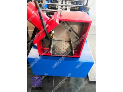 Workshop non-slip pattern steel plate floor forming machine
