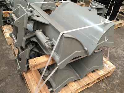 Hydraulic tilting bucket