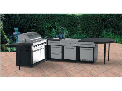 DELUXE OUTDOOR KITCHEN