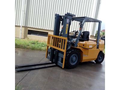 Small 5Ton Diesel  Forklift work in Container LIft Height 4.5 Meter