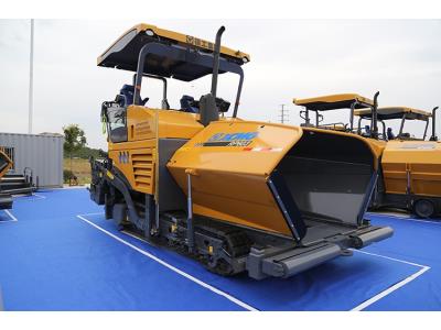 XCMG Official 6m asphalt RP603 full hydraulic road paver small paver machine for sale