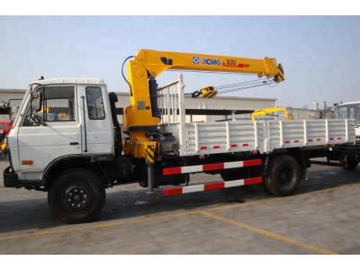 XCMG 8 ton hydraulic knuckle boom lorry crane telescoping truck mounted crane for sale