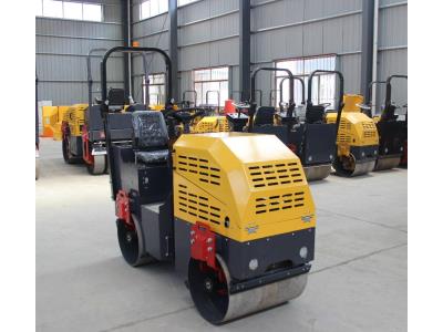 1Ton hydrostatic drive road roller double vibratory  diesel engine compactors