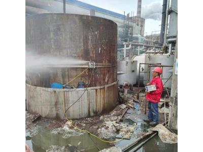 Water jet ultra-high pressure water cutting machine chemical demolition cutting oil tank