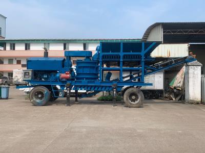Diesel-powered track and tire mobile sand production line