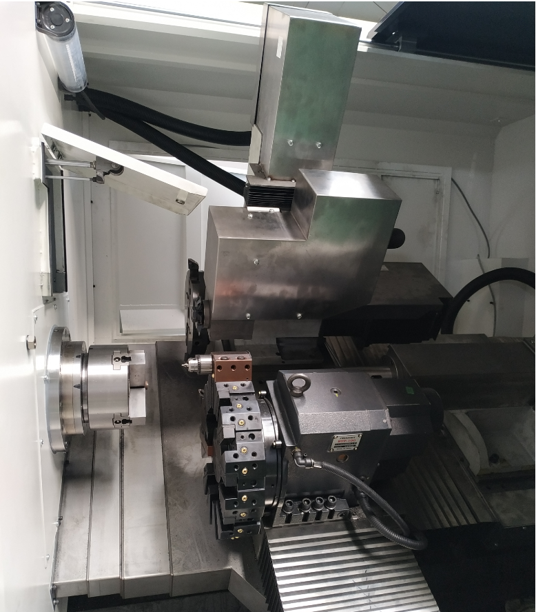CNC  polygon milling with turning maching center