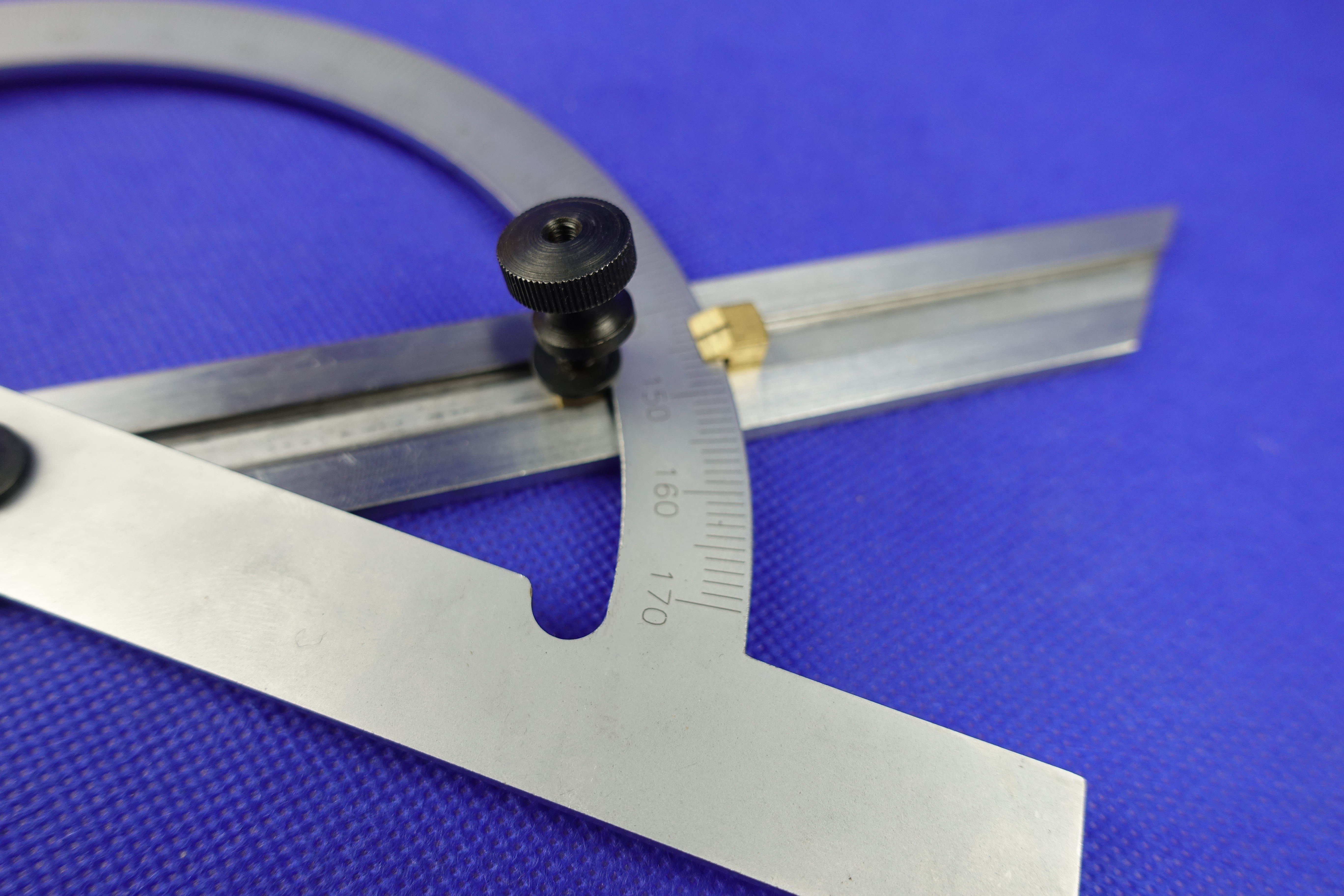 Bevel&adjustable protractor