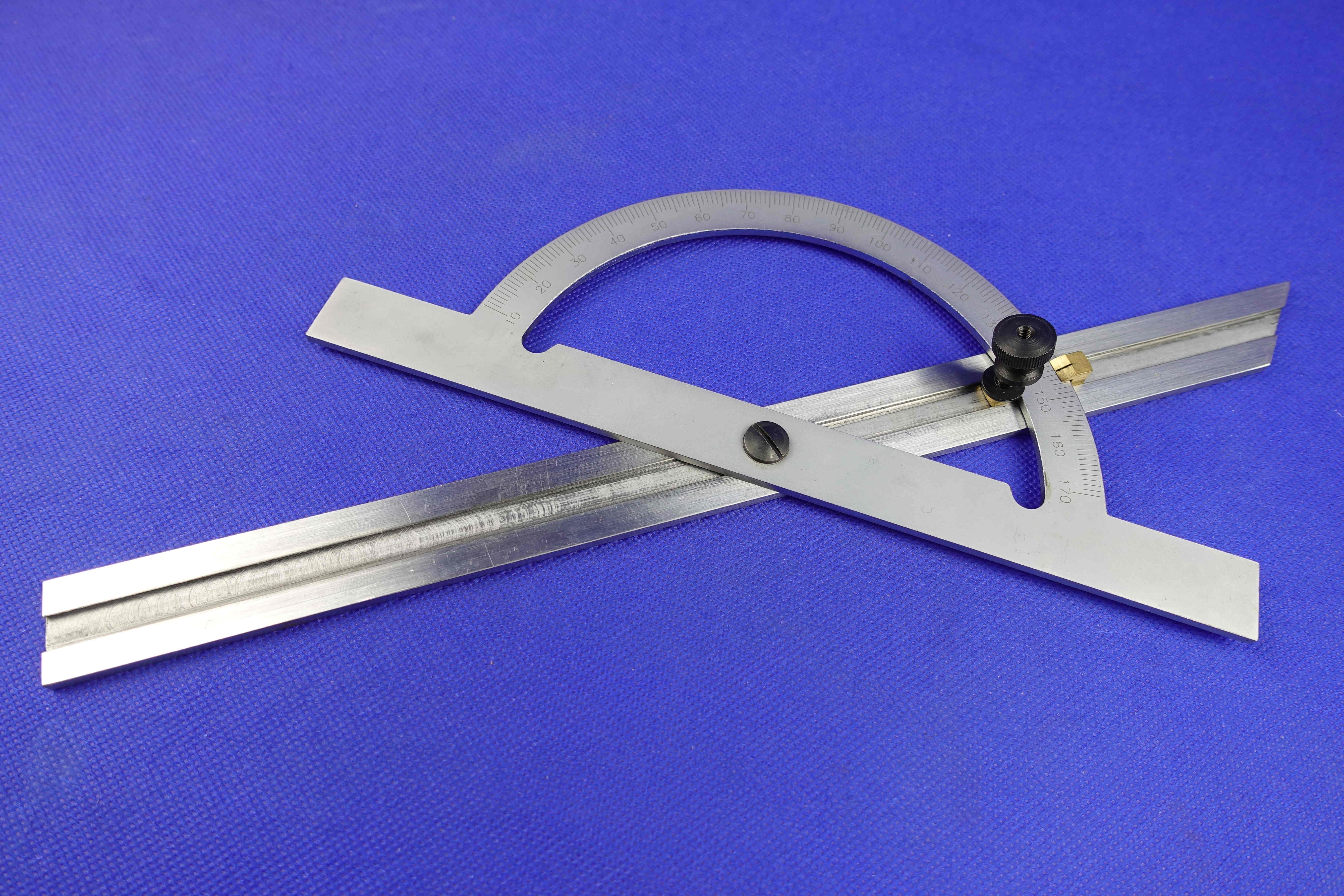 Bevel&adjustable protractor