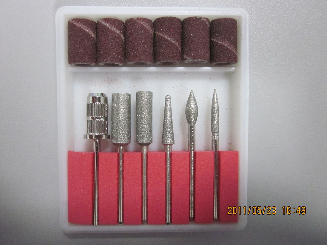 Portable electric nail drill