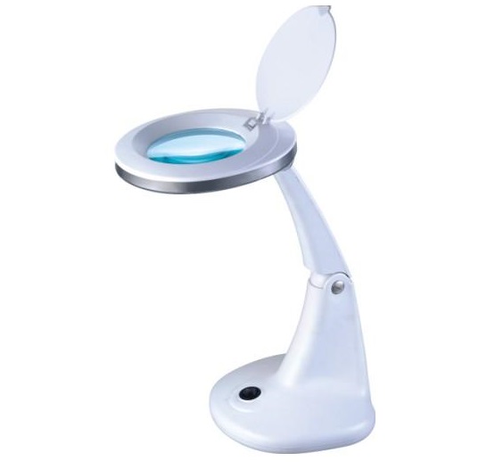 Magnifying lamp with LED