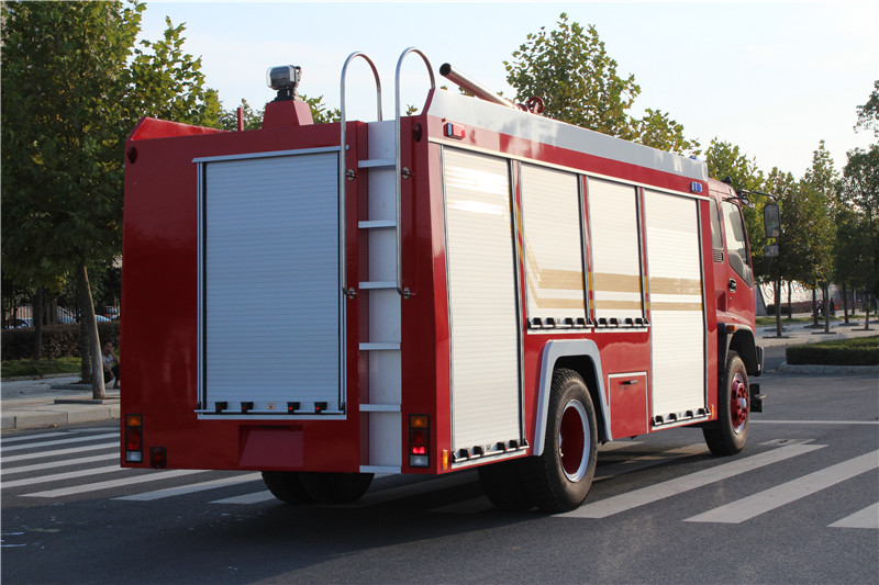 ISUZU fire fighting truck