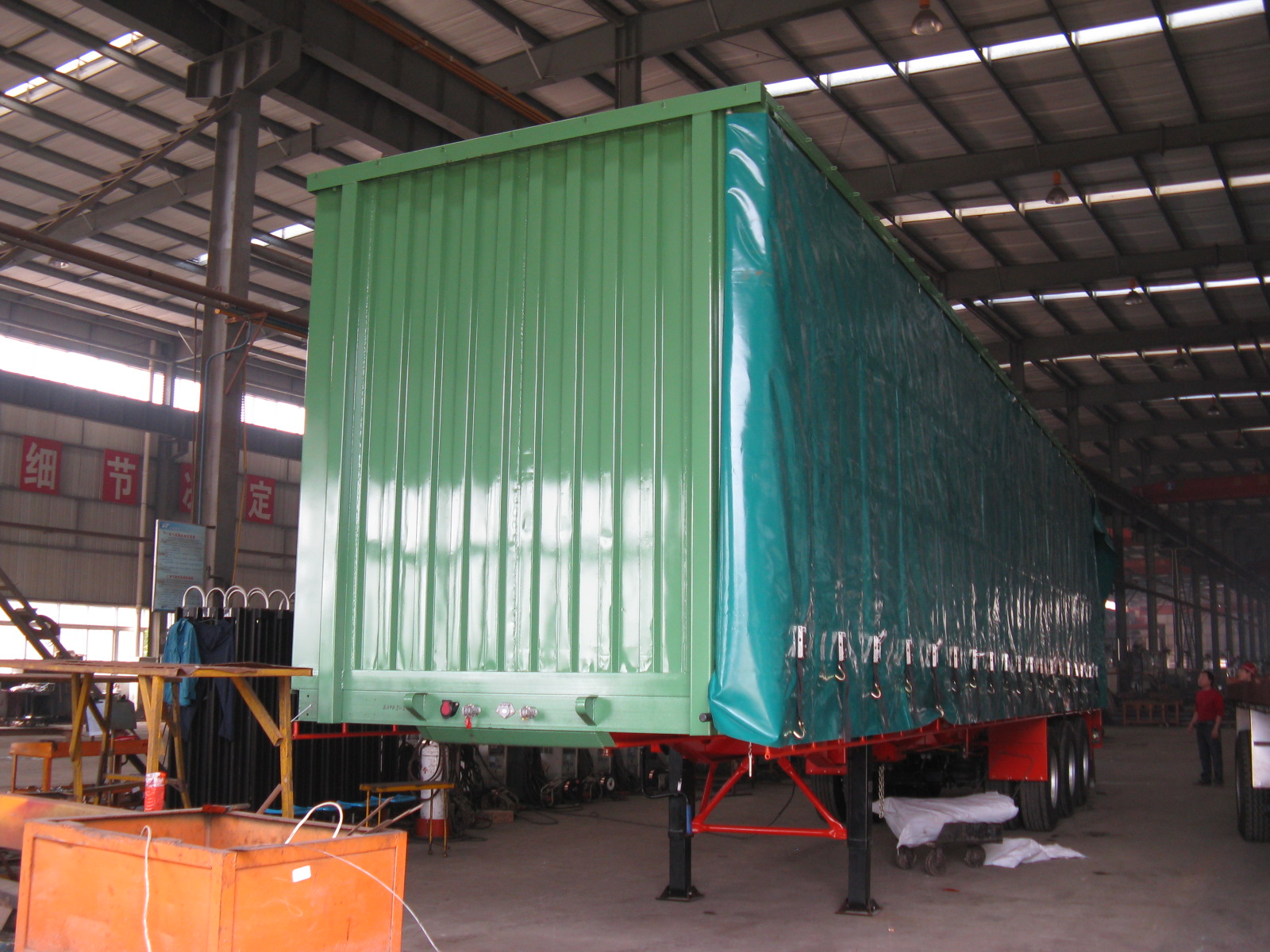 3-Axle Curtain Side Semi Trailer for beer/milk/cola
