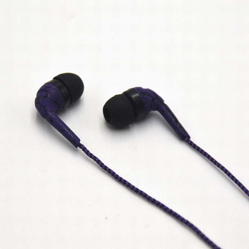 Wired earphones