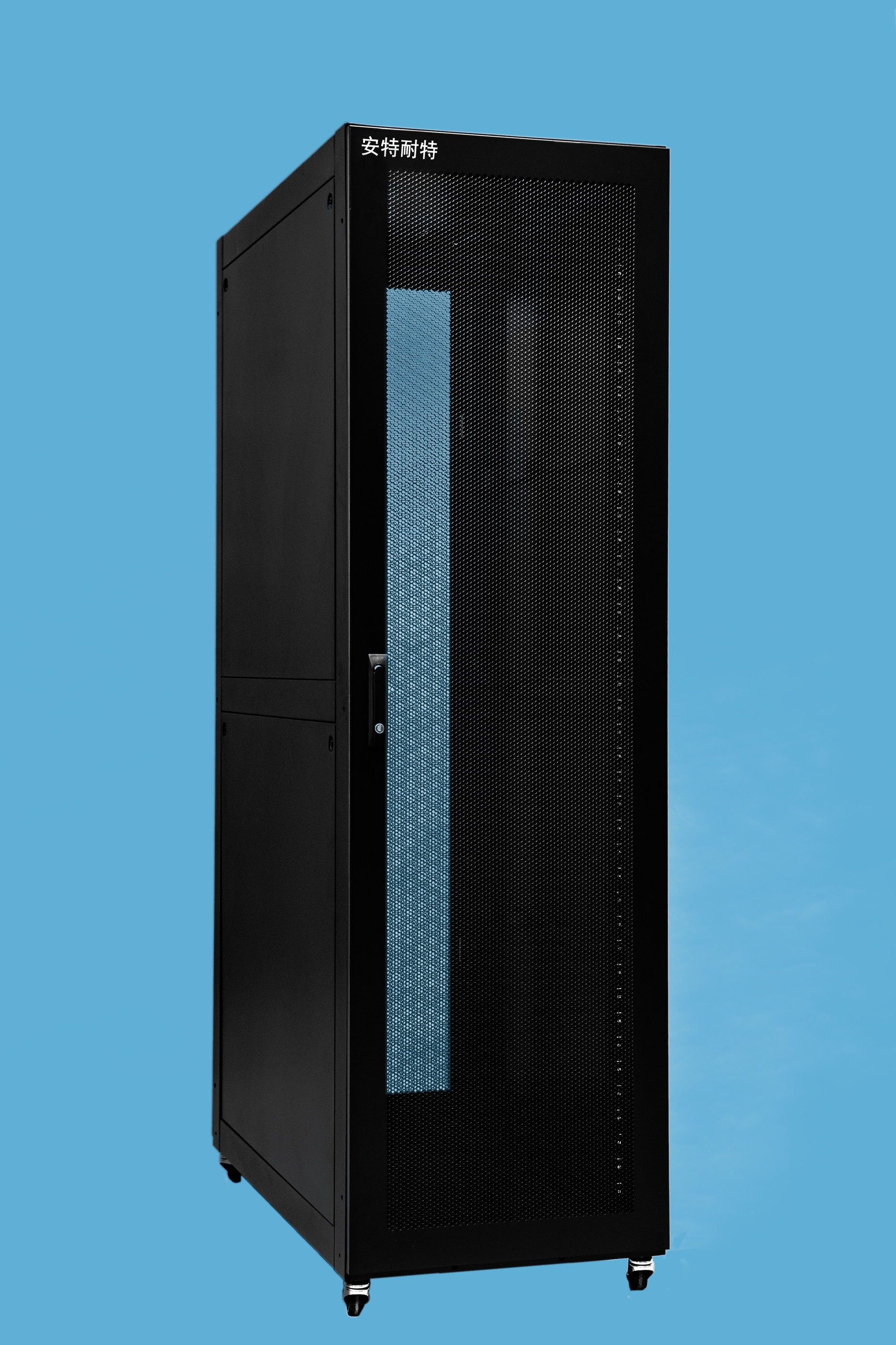 PR-6842 Server Cabinet