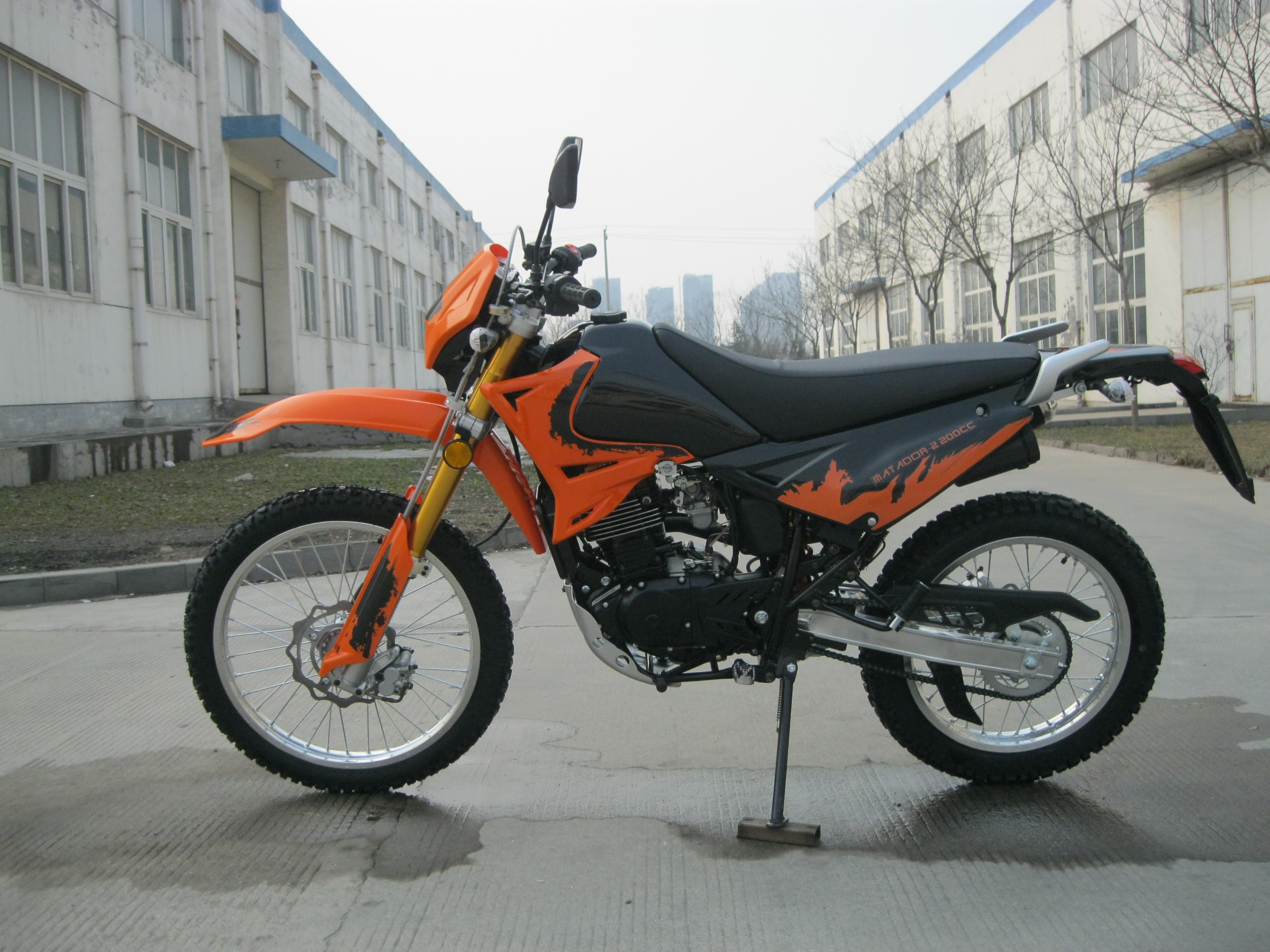 dirt bikes 200