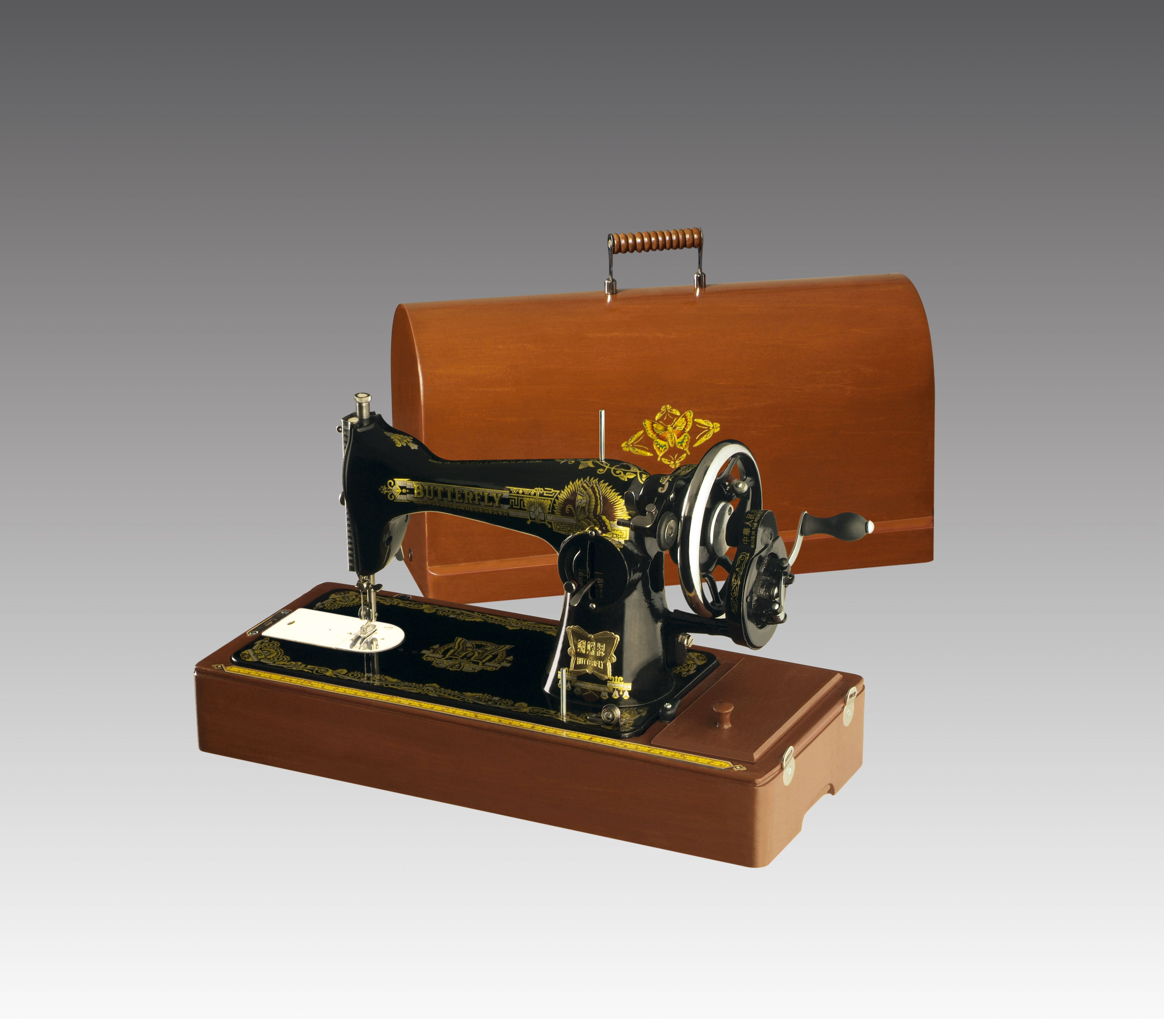 TRADITIONAL DOMESTIC SEWING MACHINE