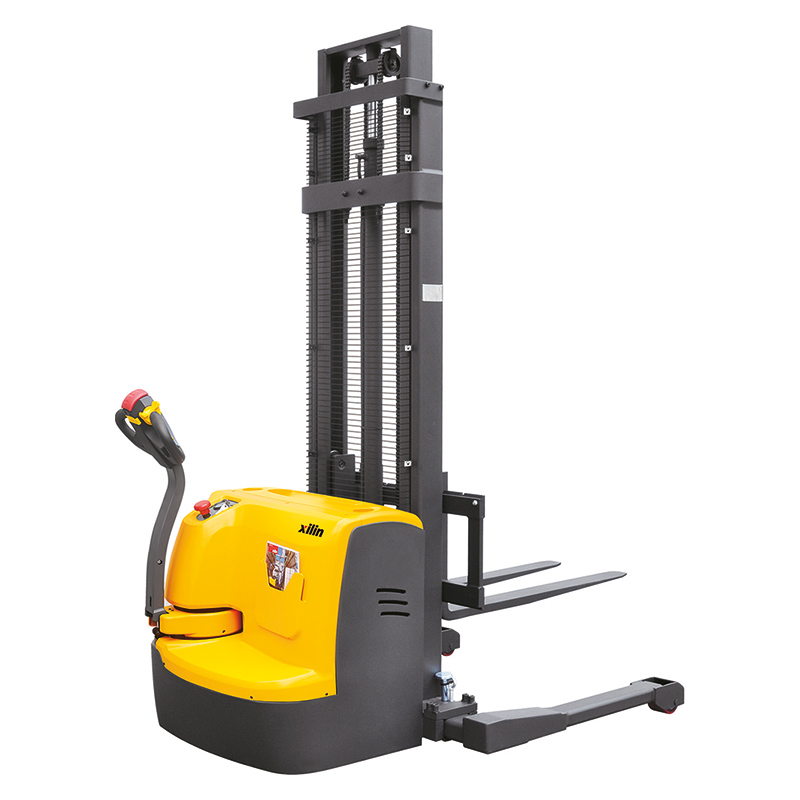 ELECTRIC STACKER WITH STRADDLE LEGS