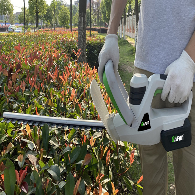 20V Hedge Trimmer