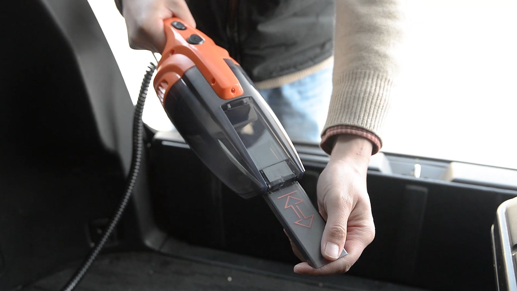 Vacmaster 12V portable car vacuum cleaners with retractable crevice tool