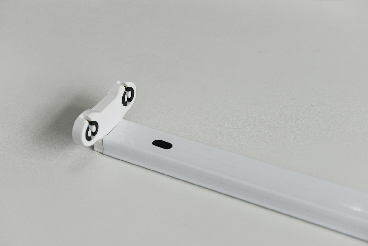 T8 LED TUBE FIXTURE