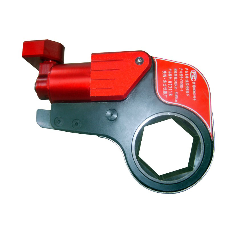 HYDRAULIC TORQUE WRENCH