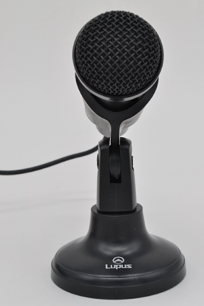 Live recording wireline studio microphone