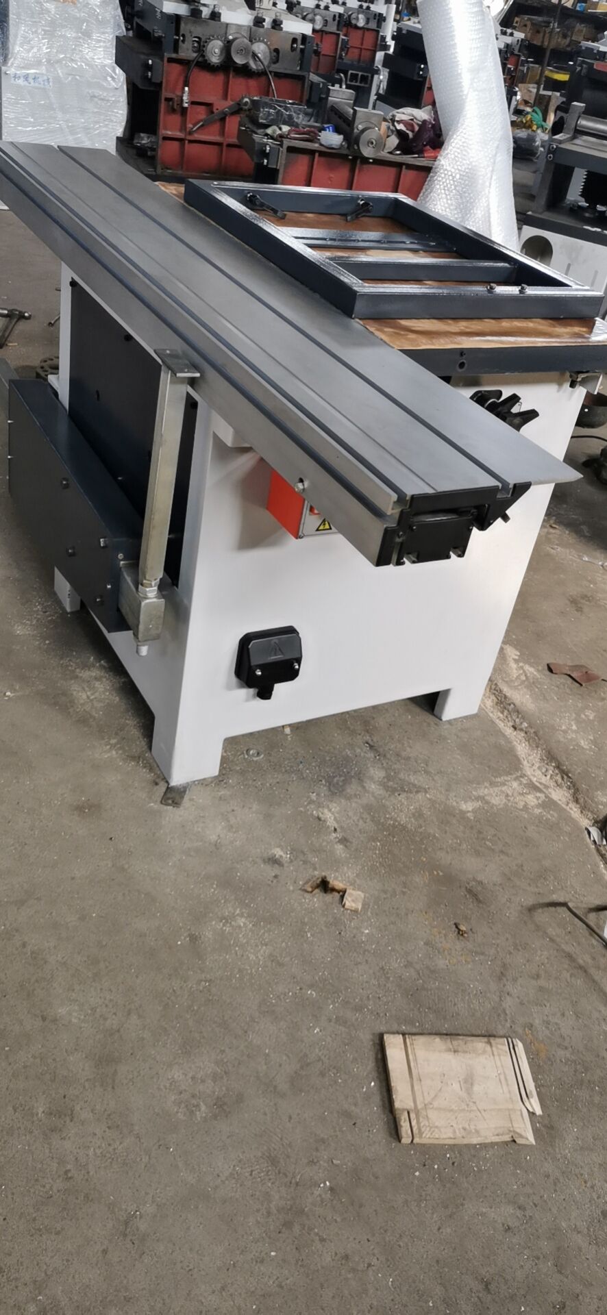 Universal Circular Saw Machine