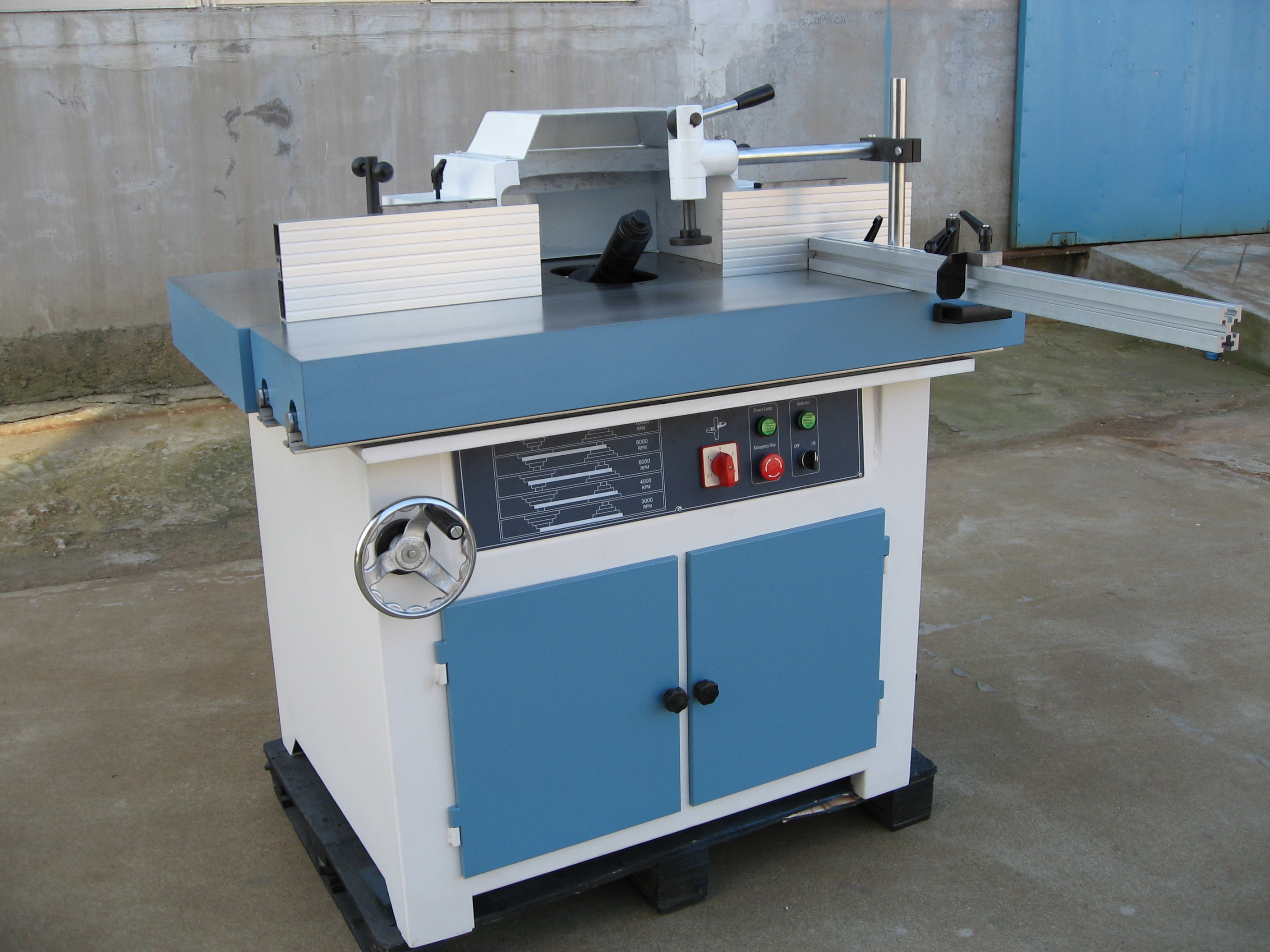 Wood-working Milling Machine with Tiltable Spindle