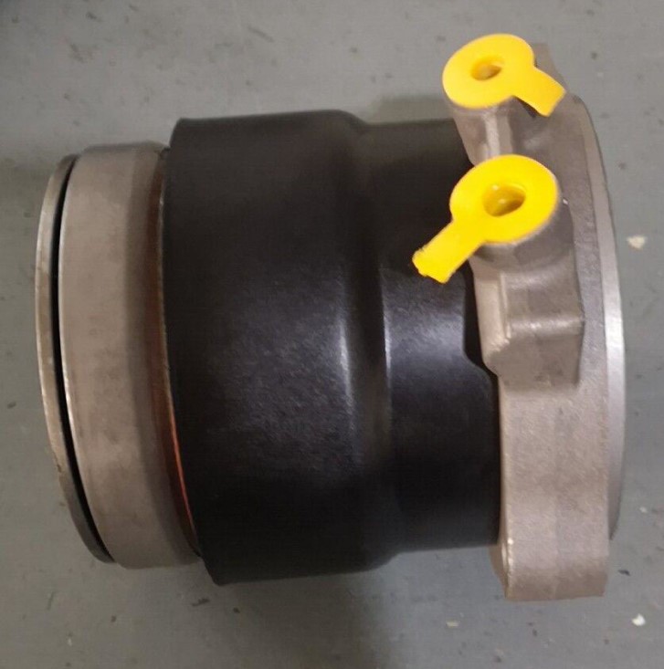 Agricultural machinery clutch slave cylinder
