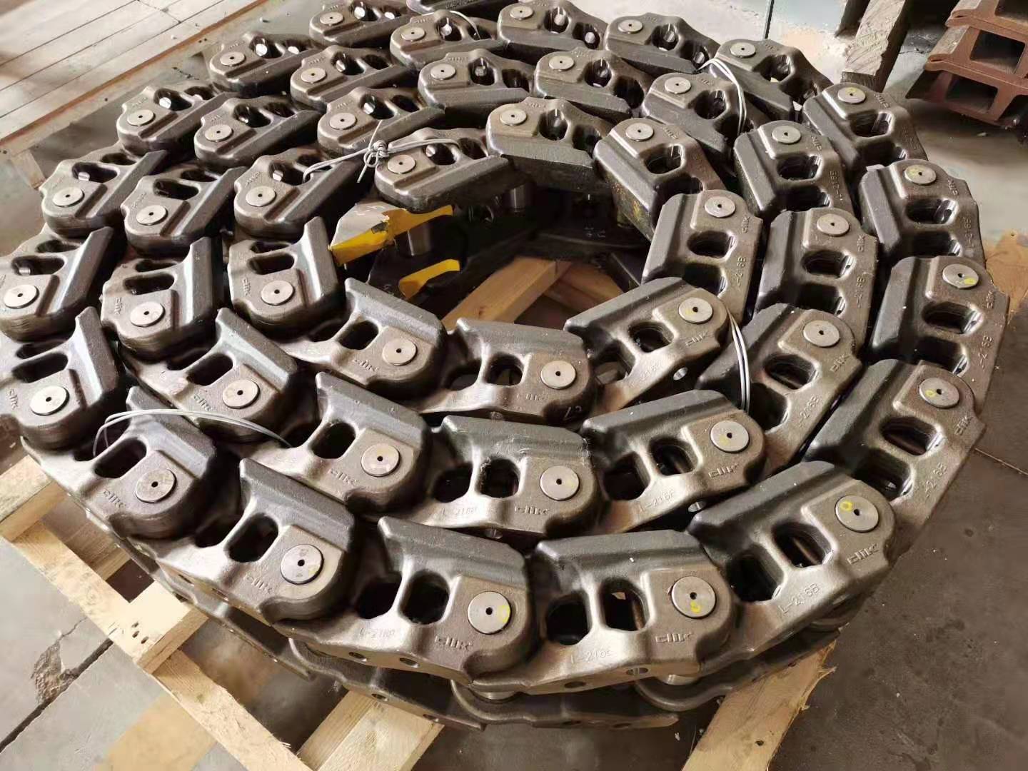 lubrcate tracks for CAT D8