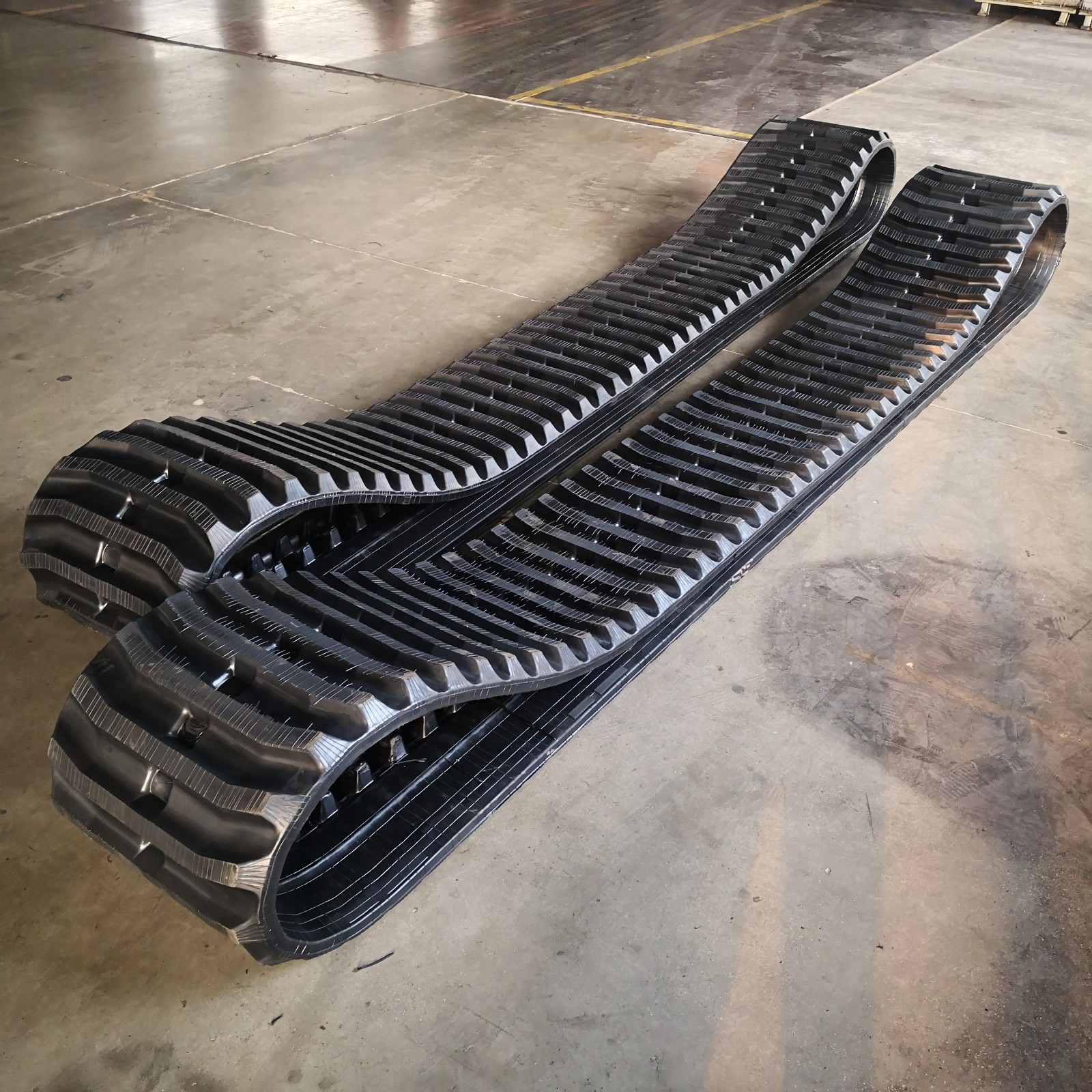 750x150x66 Carrier rubber track
