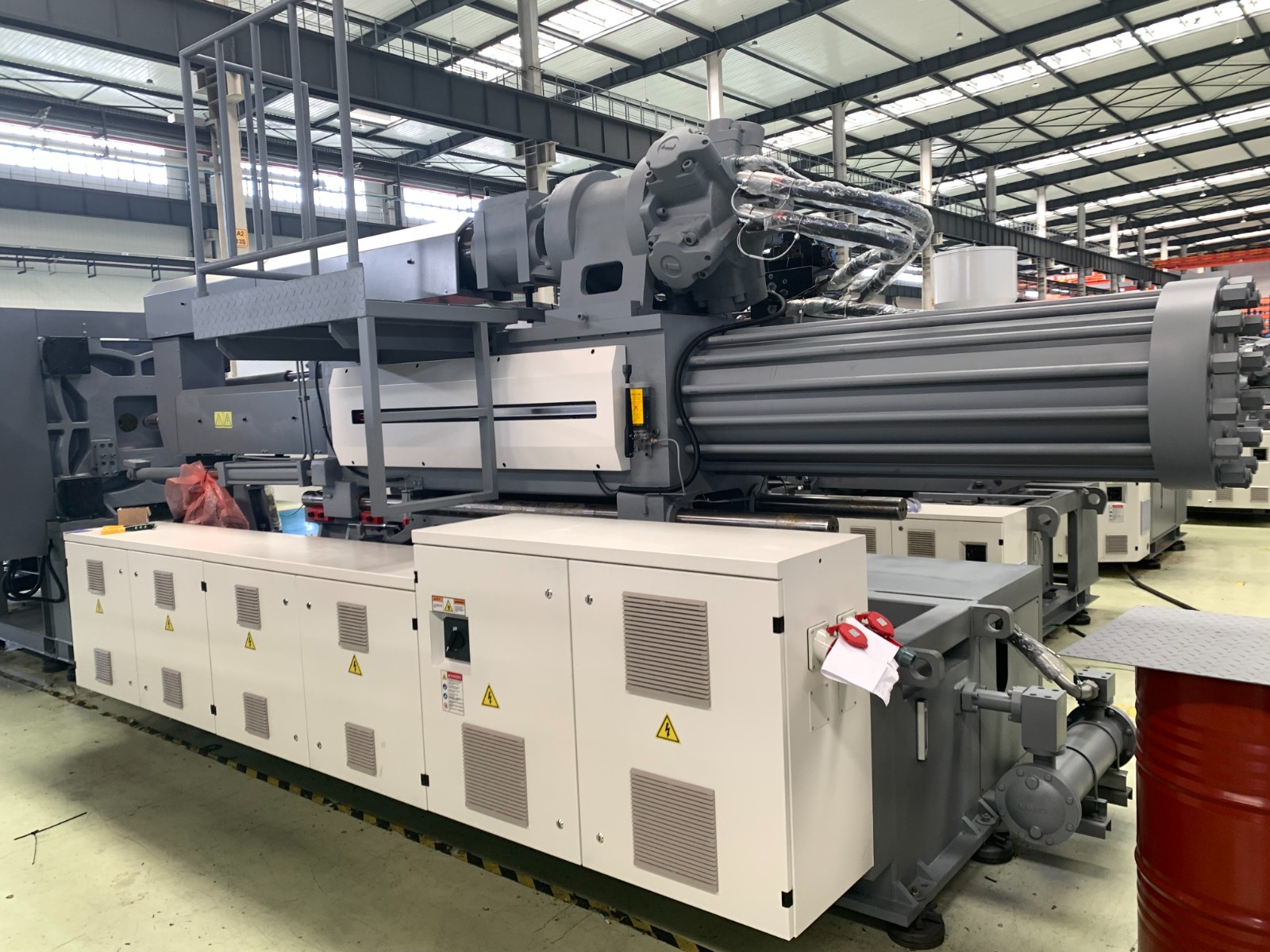 UN-GJ serial large volume energy saving plastic extruding injection machine