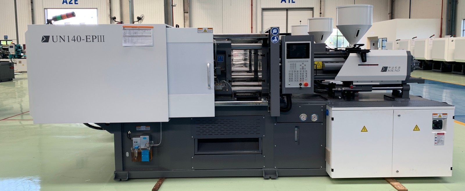 UN serial energy saving injection molding machine by servo motor system