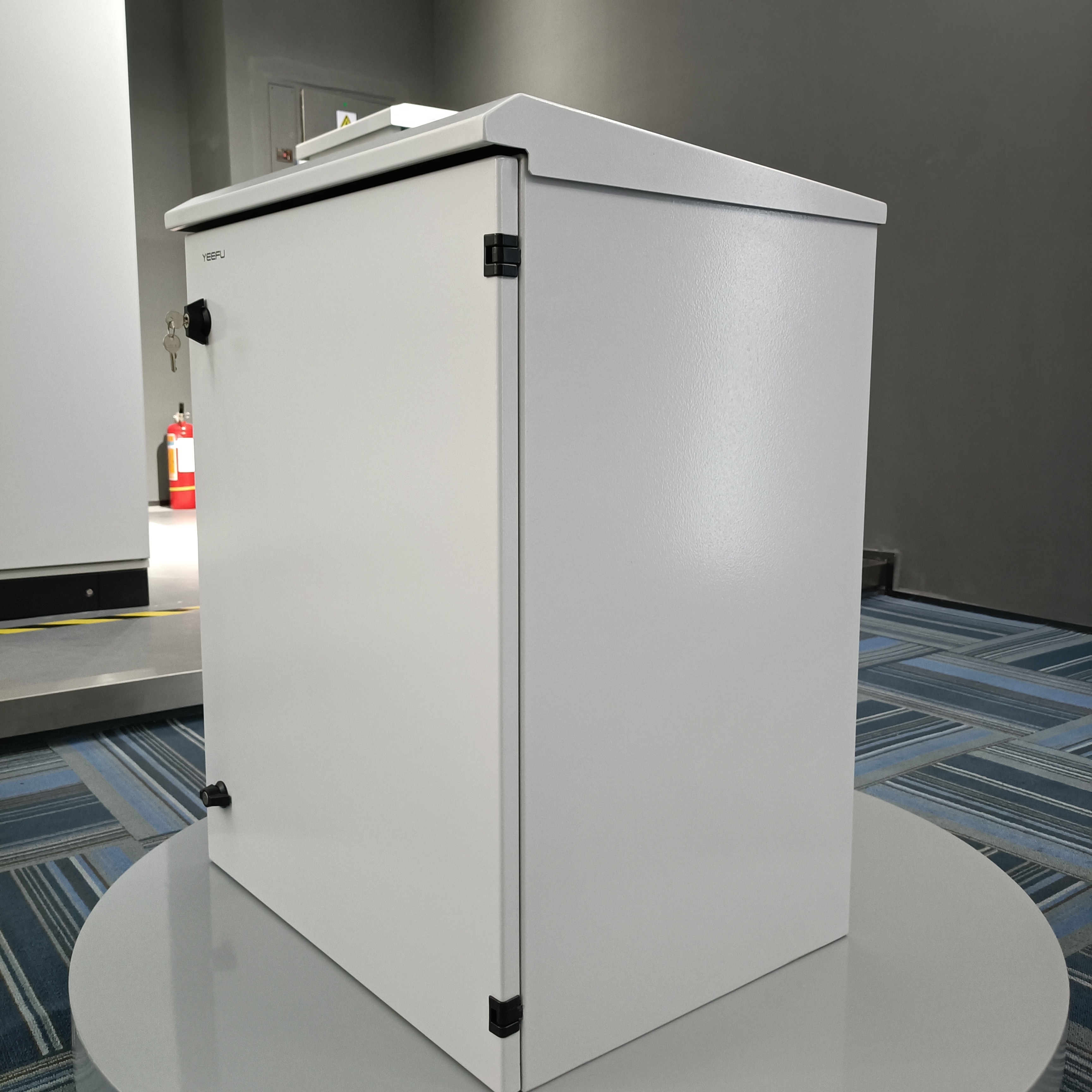 Outdoor distribution cabinet