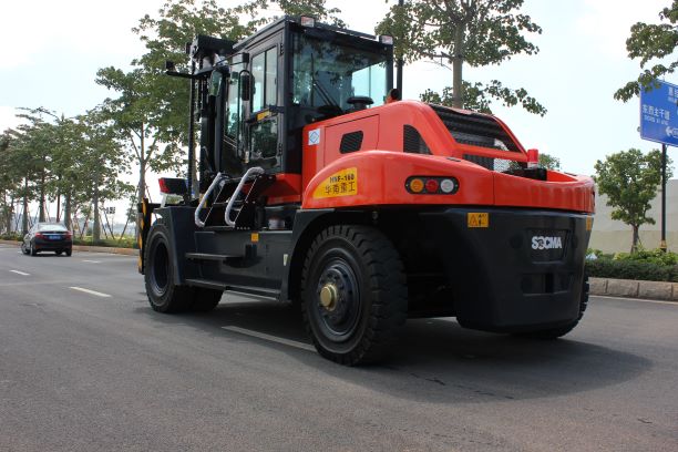 16 ton lng forklift 3.jpg