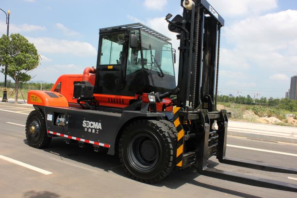 16 ton lng forklift 5.jpg