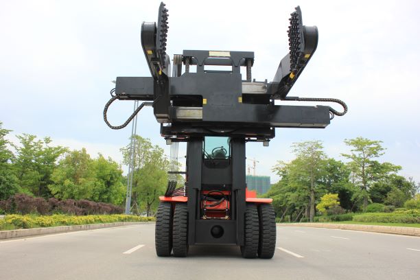 16 ton forklift attachment tire clamp 6.JPG