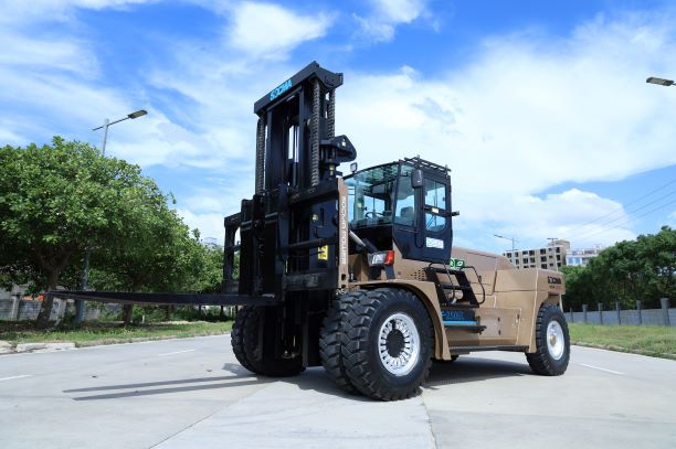 electric 25 ton forklift 6.JPG